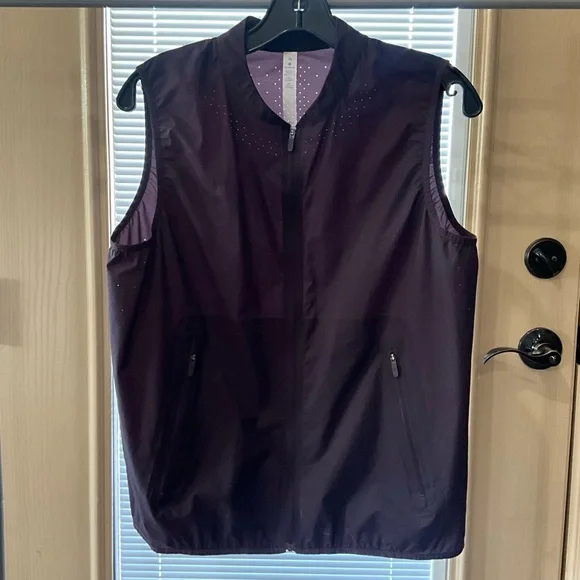 Lulu Like The Wind Vest Like New - Picture 4 of 9